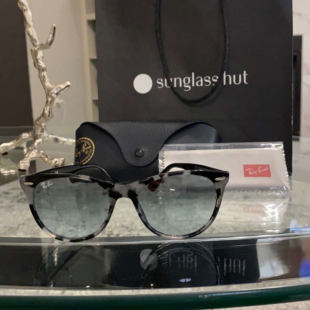 Ray Ban sunglasses grey leopard
